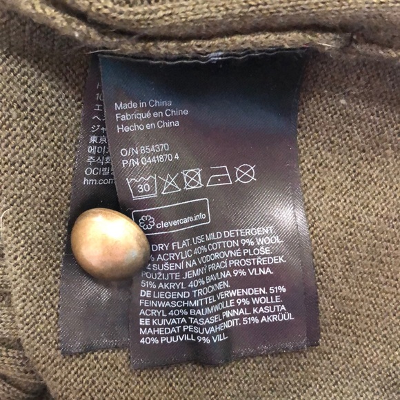 ๐ 2/$30๐ Army green ribbed sweater from H&M - Picture 3 of 9